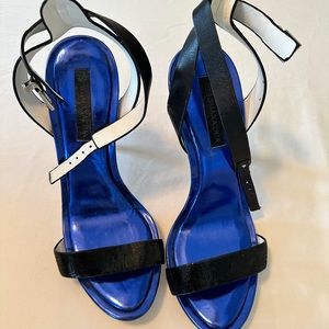 Lightly worn beautiful BCBG heels